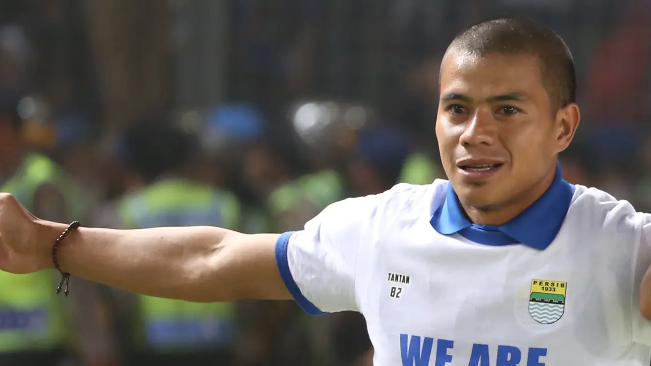 Tantan_Persib Bandung_Piala Presiden_(Bola.com / Nick Hanoatubun)