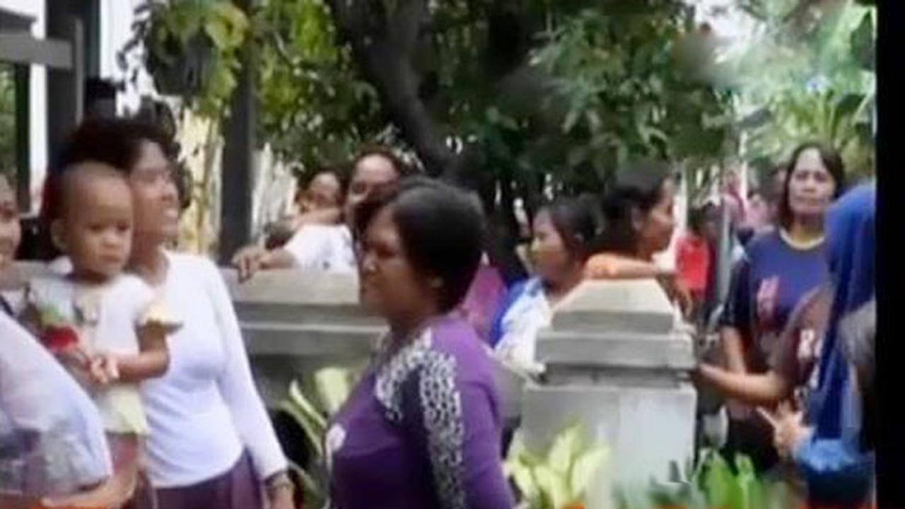 VIDEO: Warga Ijinkan Terduga Teroris Dimakamkan di Kampungnya