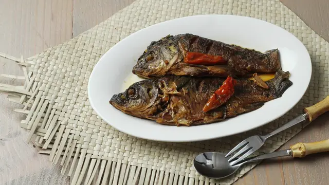 pindang ikan mas kecap