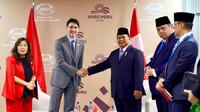 Presiden Prabowo Subianto melakukan pertemuan bilateral dengan Perdana Menteri (PM) Kanada, Justin Trudeau, di sela-sela KTT APEC yang berlangsung di Lima Convention Center (LCC), Peru, Jumat, 15 November 2024. (Foto: Rian - Biro Pers Sekretariat Presiden)