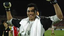 Selebrasi kiper Timnas Singapura, Lionel Lewis usai menjuarai Piala AFF 2004. (Dok. ASEAN United FC)