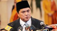 Erick Thohir menggantikan posisi Dito Ariotedjo sebagai Menteri Pemuda dan Olahraga (Menpora). Dengan dilantiknya Erick Thohir menjadi Menpora, kursi Menteri BUMN sementara kosong. Belum ada pengganti Erick Thohir sebagai Menteri BUMN. (AP Photo/Achmad Ibrahim)