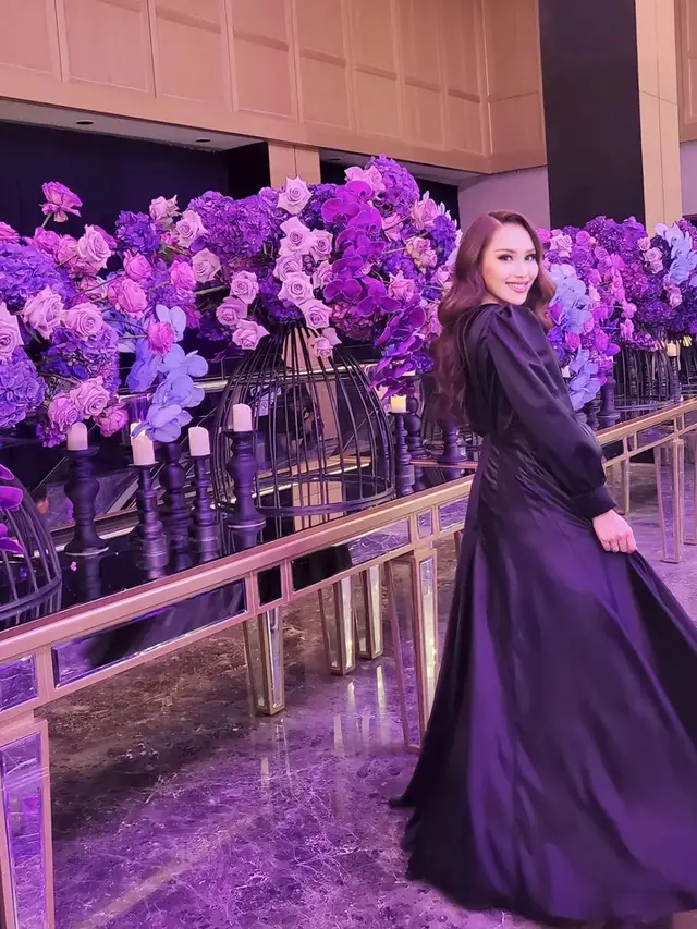 Ayu Ting Ting hadiri pernikahan Kevin Sanjaya dan Valencia Tanoesoedibjo. (Foto: Instagram/ayutingting92)