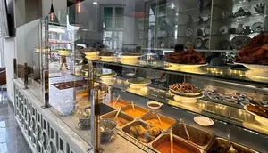 10 Rekomendasi Tempat Makan Keluarga di Kemang 2026, dari Resto Ramah Anak hingga Bernuansa Taman
