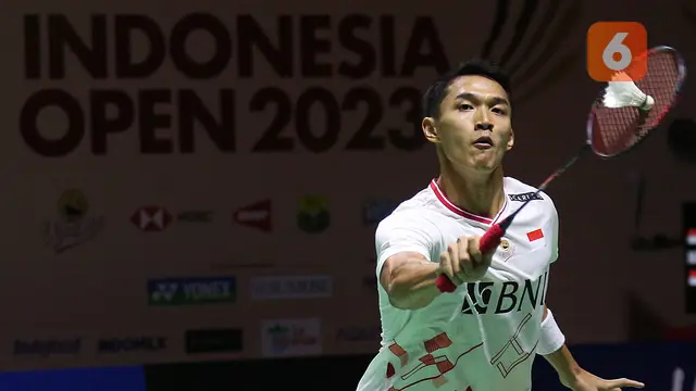 Foto: Bertemu di Perempat Final Indonesia Open 2023, Ini Dia Aksi Anthony Ginting saat Melawan Jonatan Christie