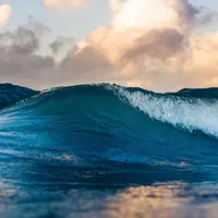 ilustrasi mimpi meliht ombak besar/Silas Baisch/unsplash