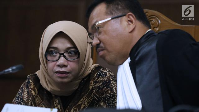 Ekspresi Eni Maulani Saragih Saat Dengar Keterangan Saksi