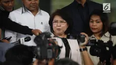 Pengacara Elza Syarief membeberkan uang tutup mulut dari anggota DPR Markus Nari kepada Miryam S Haryani