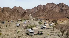Suasana lokasi glamping atau glamorous camping di Hatta, Dubai, 15 Februari 2019. Dubai menawarkan lokasi glamping pemandangan pegunungan, pantai, dan gurun yang indah. (Karim Sahib/AFP)