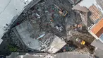 Foto udara memperlihatkan upaya tim penyelamat mencari korban reruntuhan bangunan musala di Pondok Pesantren Al Khoziny di Sidoarjo, Jawa Timur, pada 5 Oktober 2025. (Dicky Bisinglasi/AFP)