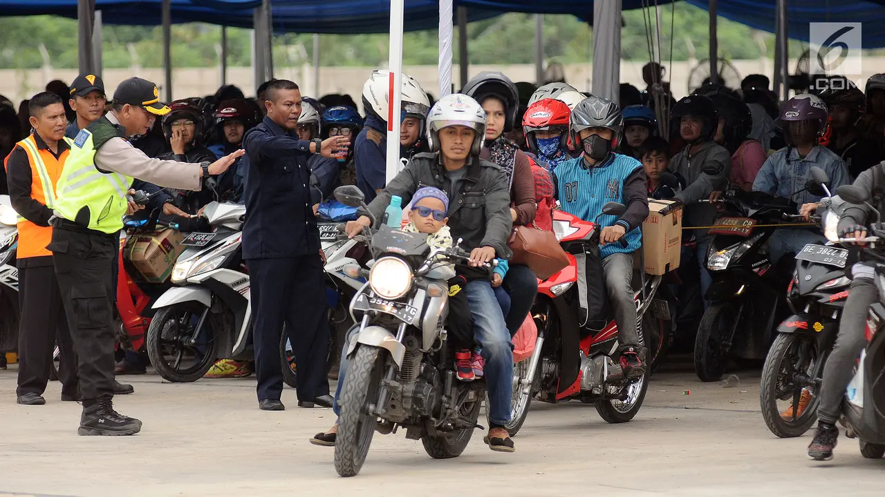 Pemudik Bermotor Tetap Nekat Bawa Anak