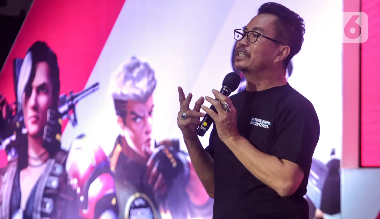 Deputy CEO Smartfren Djoko Tata Ibrahim memberi paparan dalam peluncuran kartu perdana gaming untuk mendukung perkembangan esports di Indonesia di Jakarta, Kamis (2/5/2022). Smartfren meluncurkan Kartu Perdana Gaming dan turnamen Scouting Ground untuk mendapatkan talenta e-sport baru di Indonesia sekaligus bundling program dengan pabrikan smartphone Infinix. (Liputan6.com/HO/Agus)