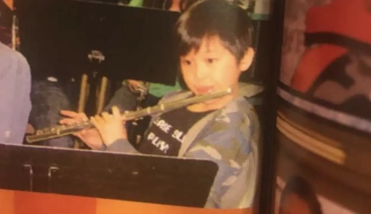 Pertama Mark debut bersama NCT di tahun 2016. Ia kemudian bergabung dengan unit NCT U. Setelah itu Mark bergabung dengan unit lainnya yaitu NCT 127. (Foto: Twitter/@Jelleemark)