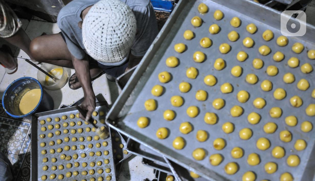 Hasil produksi kue kering ini telah dipasarkan di toko-toko di Jakarta, dan luar kota seperti Jambi dan Batam. (merdeka.com/Iqbal S Nugroho)