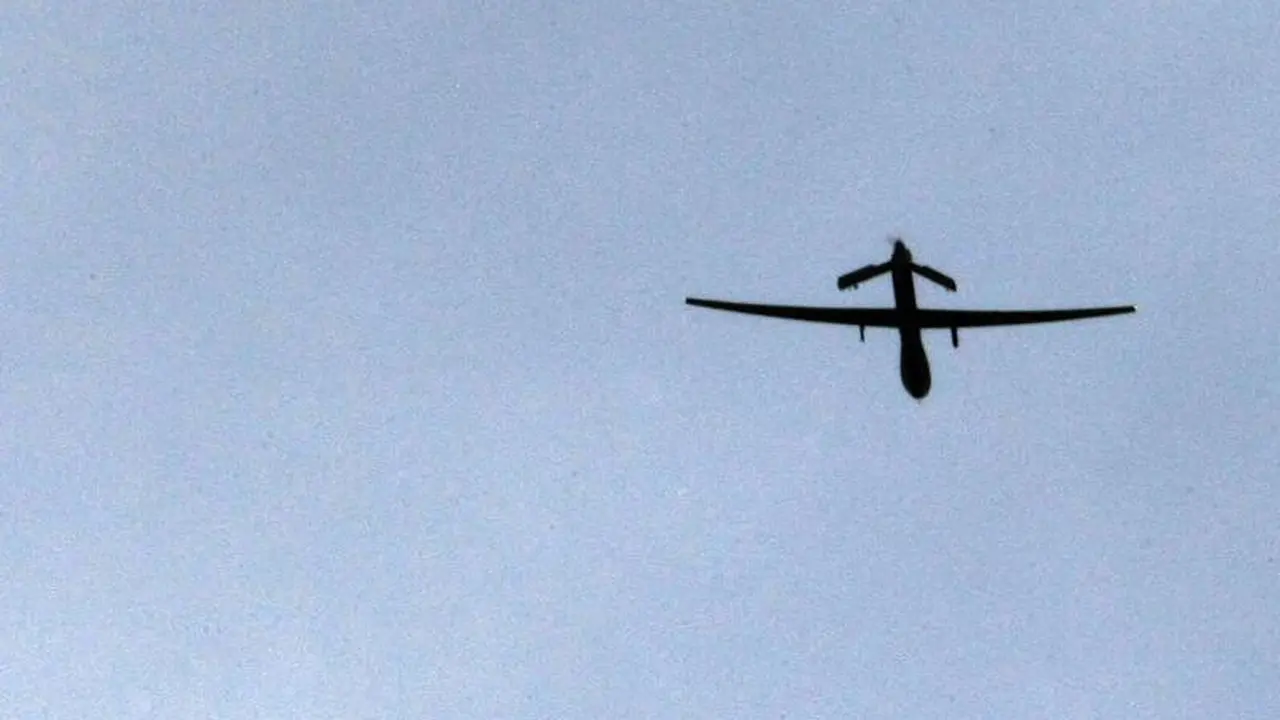 Siluet drone senjata milik AS di kawasan Teluk (AFP/Joel Sadet)