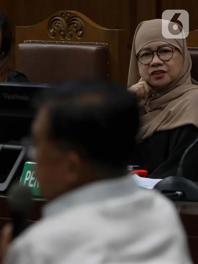 Sidang Lanjutan Karen Agustiawan Hadirkan Saksi Meringankan