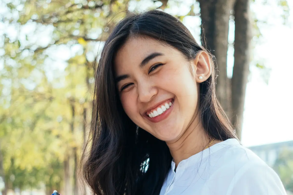 perempuan bahagia