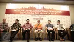 Bakal Cagub DKI Jakarta Sandiaga Uno (keempat kiri) berbicara dalam rilis survei "Mengukur Peluang Penantang Ahok di Pilkada DKI Jakarta 2017" di Jakarta, Minggu (19/6).  (Liputan6.com/Faizal Fanani)