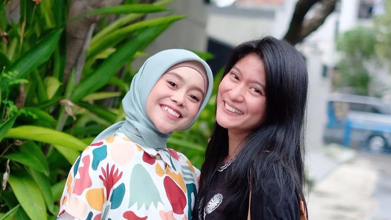 7 Potret Kebersamaan Lesty DA dan Manajernya yang Seperti Kakak Sendiri