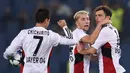 Ekspresi pemain Bayer Leverkusen, Admir Mehmedi, setelah mencetak gol pertama ke gawang AS Roma dalam laga Grup E Liga Champions di Stadion Olimpico, Roma, Kamis (5/11/2015) dini hari WIB. (AFP Photo/Andreas Solaro)