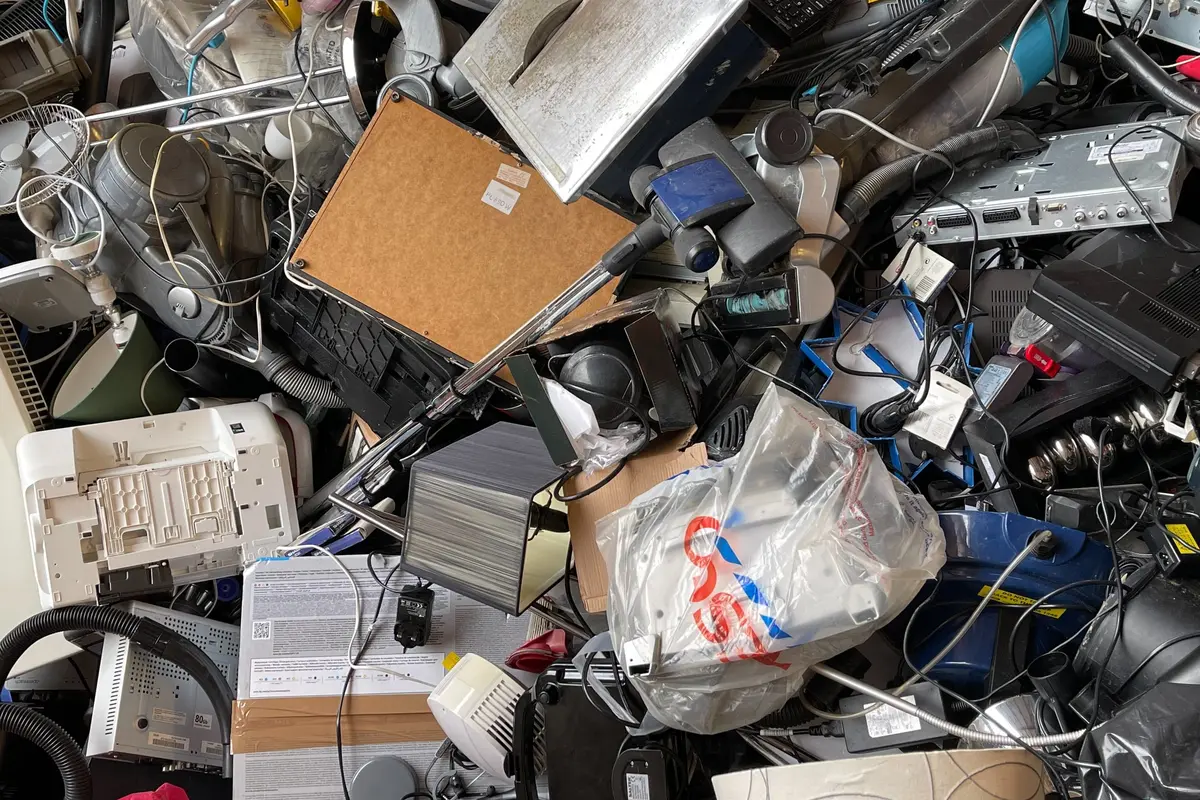 Ilustrasi Sampah Elektronik