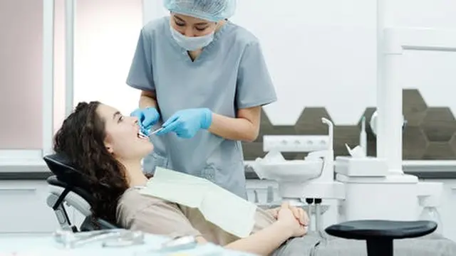 Penyebab Gigi Kuning Intrinsik