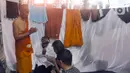 Dari berbagai informasi, ada beberapa agenda yang akan dilakukan para Biksu di Kanzus Sholawat. Di antaranya, bertemu dengan Habib Luthfi (sore), mencuci jubah (sore), lalu ramah tamah (malam). (merdeka.com/Arie Basuki)