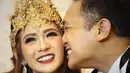 Pasangan pengantin baru itu juga telah merencanakan bulan madunya. Rencananya, pasangan ini akan menggelar bulan madunya ke berkeliling Eropa selama setengah bulan. (Bambang E. Ros/Bintang.com)