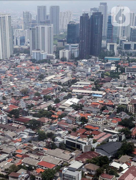 Sementara, realisasi Pajak Bumi dan Bangunan (PBB) dan pajak lainnya tercatat mencapai angka Rp810 miliar atau 2,14 persen dari target. (Liputan6.com/Angga Yuniar)
