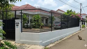 10 Desain Pagar Tanpa Celah Besar agar Kucing Liar Tidak Masuk, Aman dan Rapi