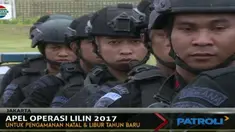 Pantau kesiapan pasukan pengamanan Hari Raya Natal dan Tahun Baru, Tito Karnavian dan  Hadi Tjahjanto pimpin apel Operasi Lilin 2017.