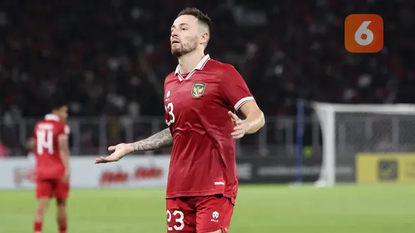 <p>Pemain Timnas Indonesia, Marc Klok saat menghadapi Vietnam dalam laga leg pertama babak semifinal Piala AFF 2022 di Stadion Utama Gelora Bung Karno (SUGBK), Jumat (6/1/2023) sore WIB. (Bola.com/Abdul Aziz)</p>