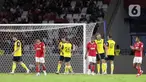 Pemain Oxford United FC merayakan gol yang dicetak ke gawang Liga Indonesia All Star pada laga Piala Presiden di Stadion Utama Gelora Bung Karno (SUGBK), Jakarta, Minggu (6/7/2025). (Liputan6.com/Helmi Fithriansyah)