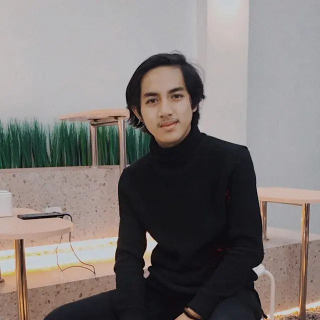 6 Potret Terbaru Daffa Rosyad, Mahasiswa Viral Ikut Demo Tolak Omnibus Law