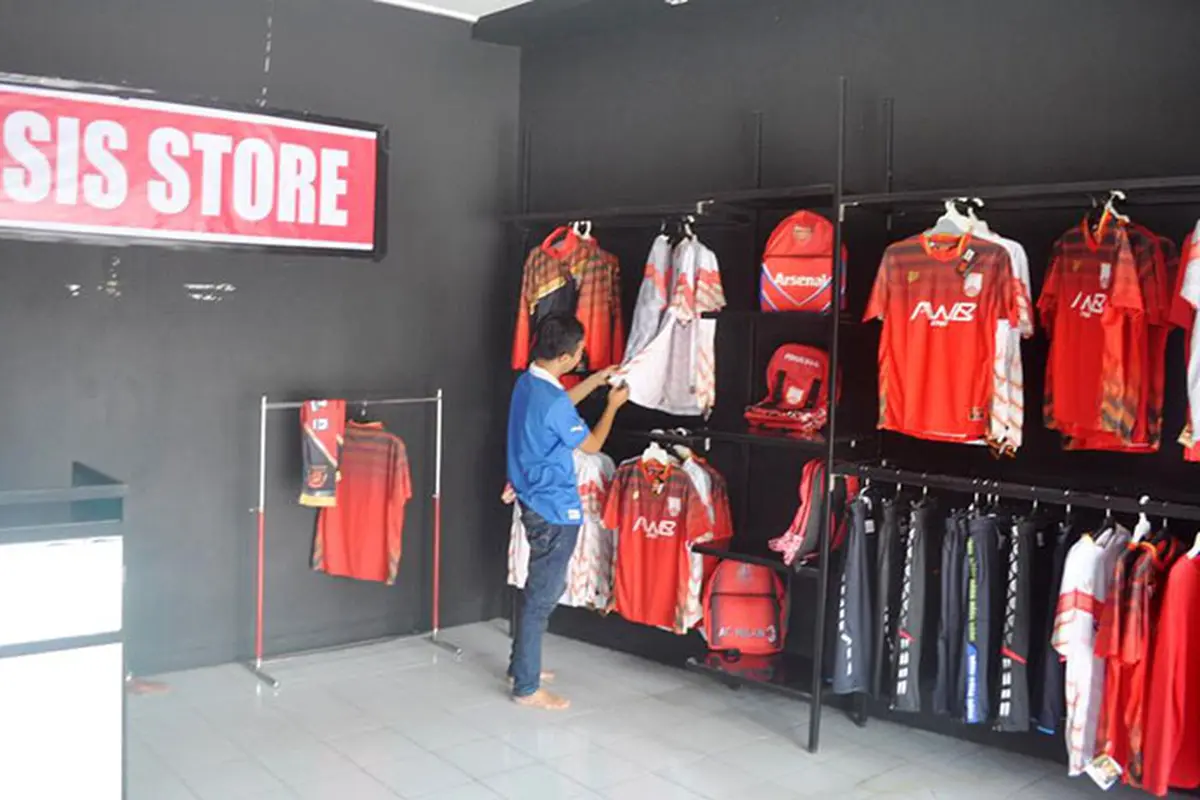 Persis Solo