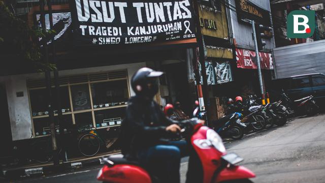 Spanduk tragedi Kanjuruhan