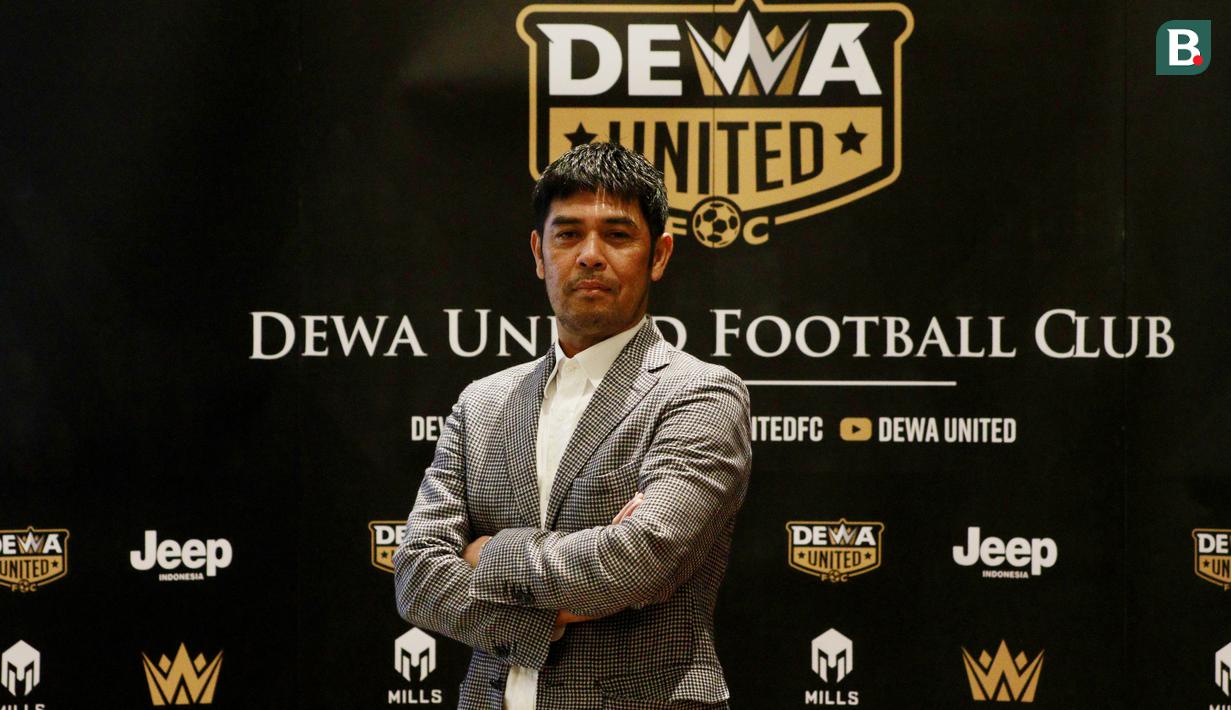 Dewa United FC mulai membangun kekuatan untuk bersaing di Liga 1 musim depan. Terkini, tim yang berjuluk Tangsel Warriors tersebut menunjuk Nil Maizar sebagai juru taktiknya. (Bola.com/M Iqbal Ichsan)