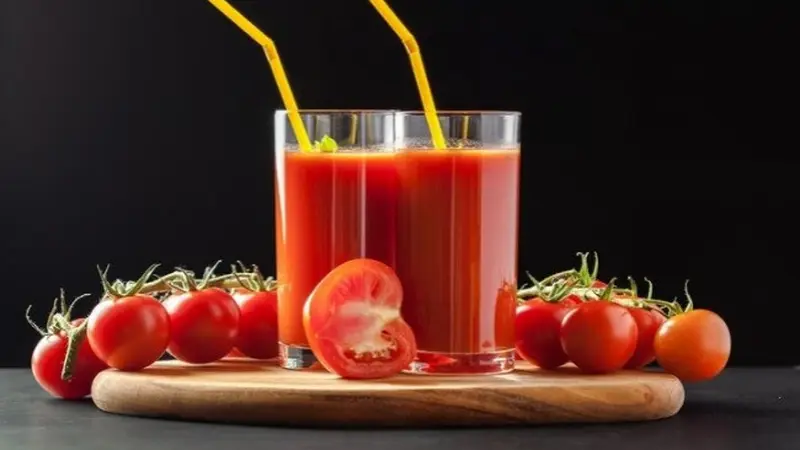 Jus tomat (Sumber: freepik.com/fabrikasimf)