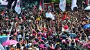  Museum Rekor Indonesia (Muri) memberikan piagam rekor dunia kepada Presiden Joko Widodo, Jakarta, Senin (20/10/2014) (Liputan6.com/Johan Tallo)