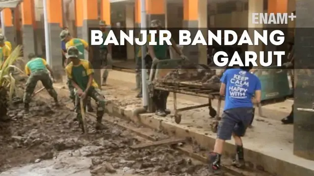 Pascabanjir bandang yang melanda Garut, TNI dan pihak RSUD Garut, lakukan pembersihan. 