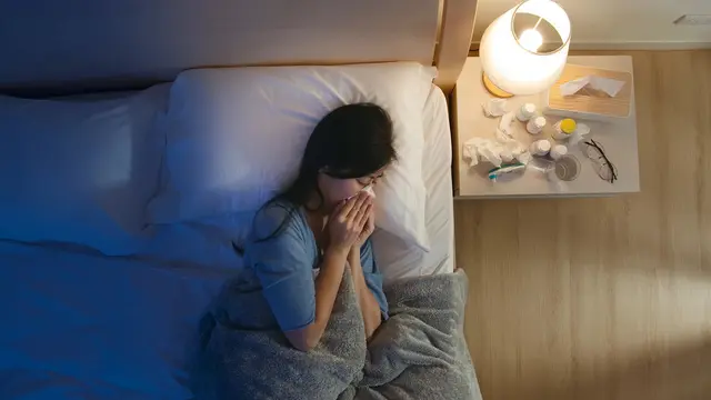 Nggak Harus Bikin Rebahan, Ini 4 Tips Redakan Gejala Flu dan Batuk Saat Lagi Sibuk-sibuknya