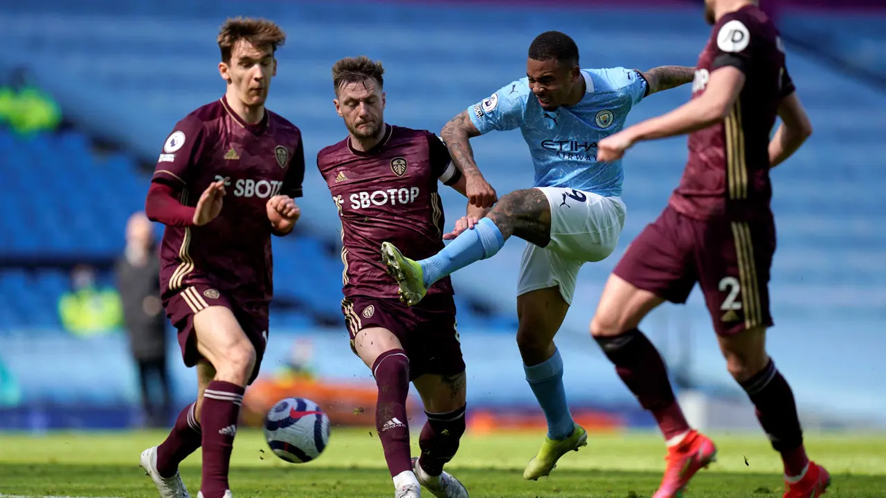 KFOTO: Bermain dengan 10 Pemain, Leeds United Kalahkan Manchester City di Eitihad Stadium