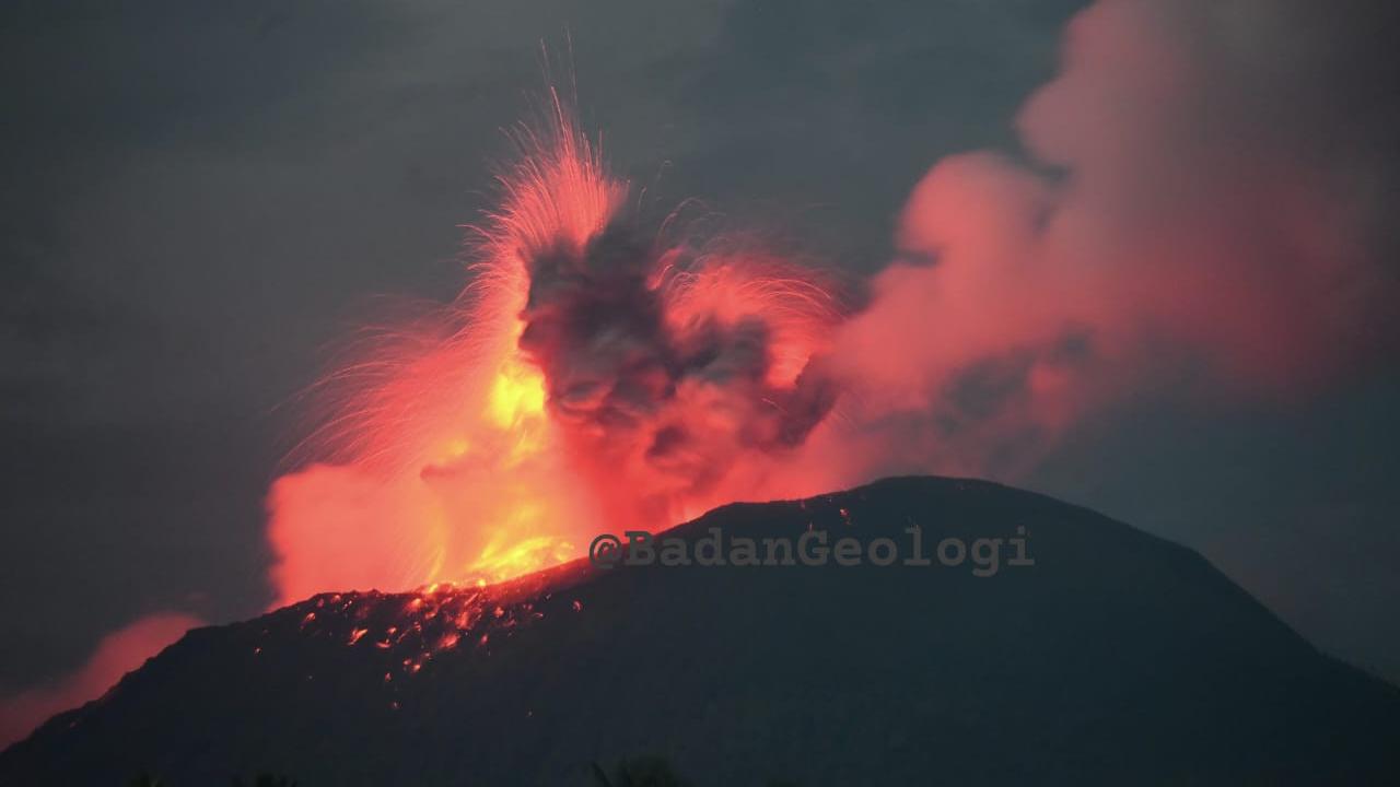 Gunung Ibu, Erupsi