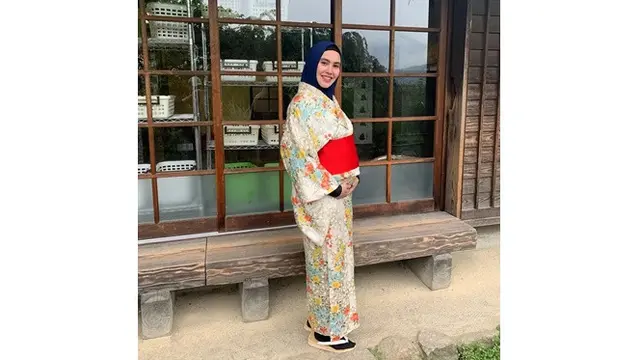 Babymoon, Ini 5 Gaya Kartika Putri Saat Liburan ke Jepang Bareng Suami