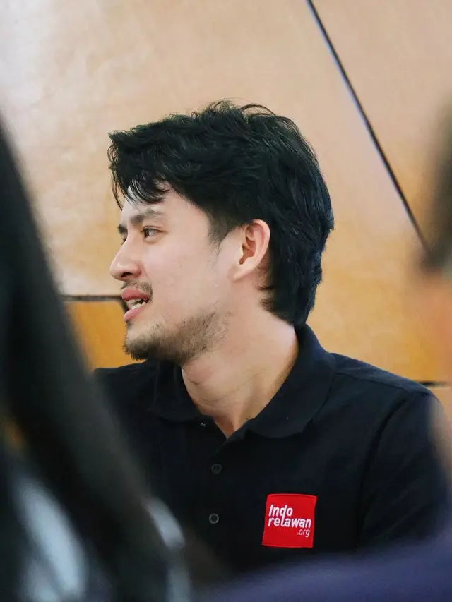 Rekomendasi Model Rambut Pria Ikal, Inspirasi dari Reza Rahardian hingga Nicholas Saputra