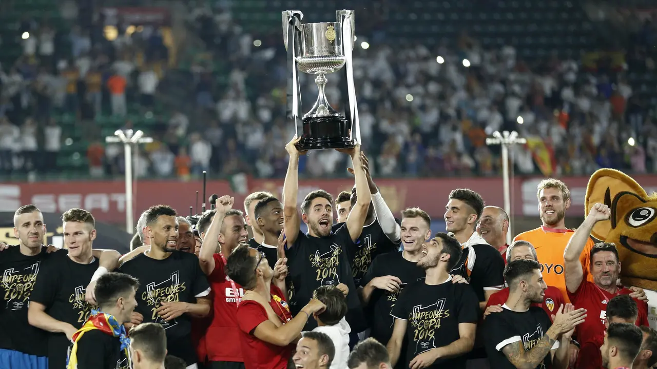 FOTO: Bungkam Barcelona, Valencia Raih Gelar Juara Copa del Rey
