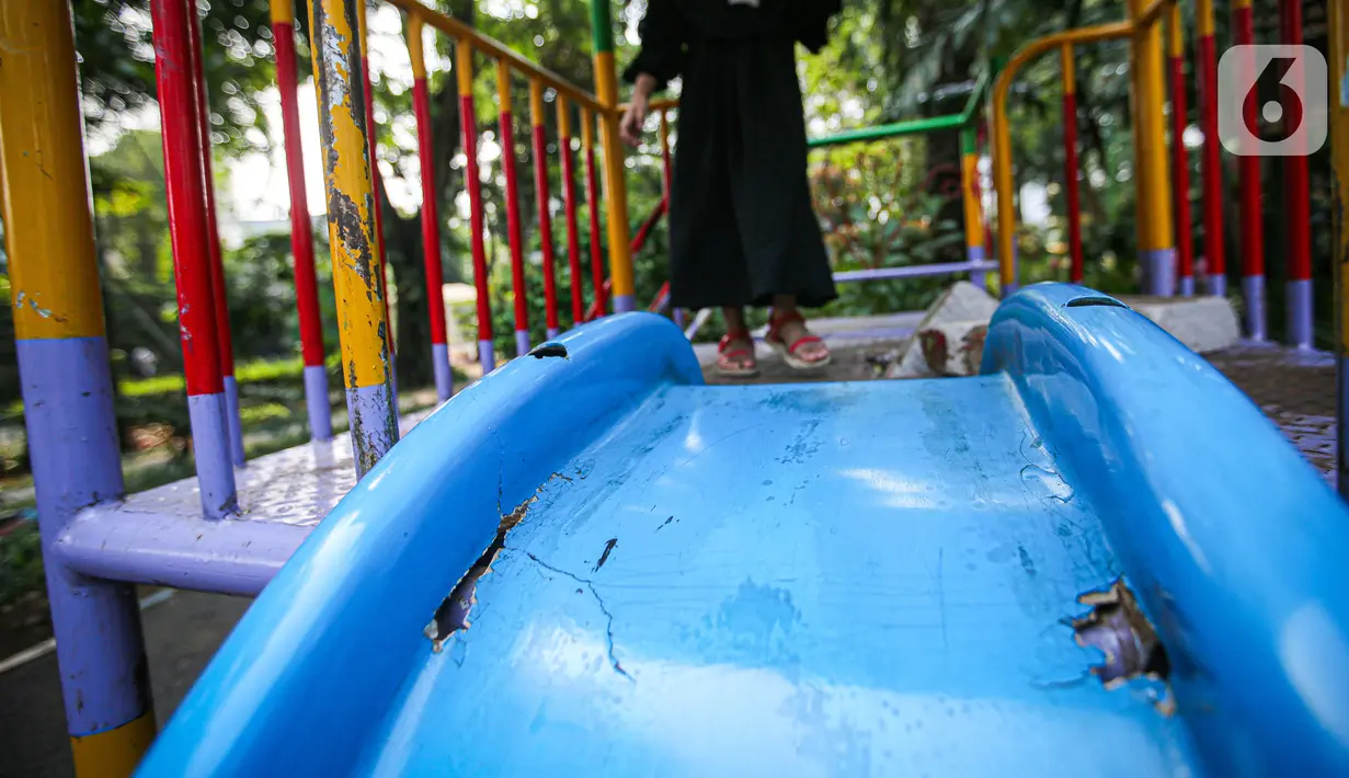 Idris Ahmad meminta Pemerintah Provinsi DKI Jakarta untuk lebih serius dalam menangani rusaknya sejumlah RPTRA. (Liputan6.com/Faizal Fanani)