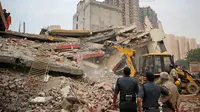 Gedung Tempat Tinggal Ambruk di India, 10 Orang Tewas dan 25 Lainnya Terjebak