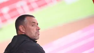 Sejak menangani Arema FC, Ze Gomes belum pernah menyumbangkan poin. (Bola.com/Iwan Setiawan)