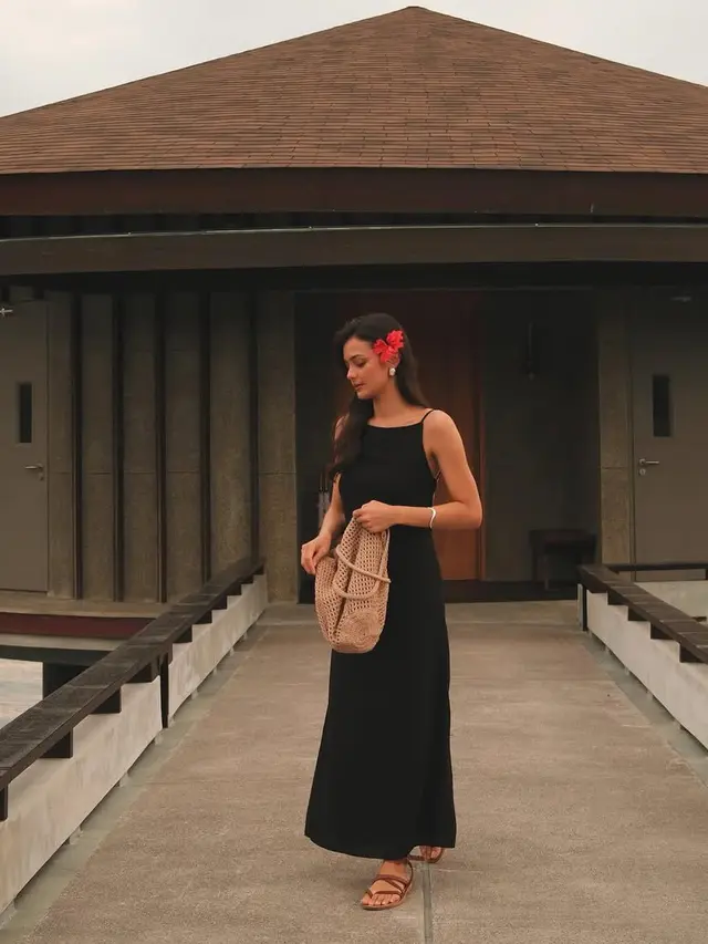 Amanda Rawles saat Mini Moon di Labuan Bajo Bersama Suami. [@amandarawles]